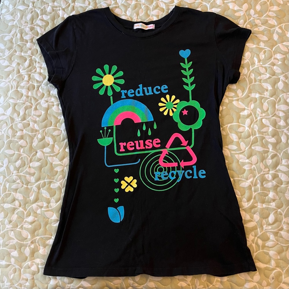 Faith Peace Love black tee “reduce reuse recycle” print - size large juniors